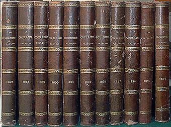 Mythologie Légendes des Dieux et des Héros Grecs et Latins . Edition d'Histoire et d'Art - Libraire Plon . 1 volume petit in 4 - 210 pages . Illustrations hors texte en noir & blanc - Bon état .