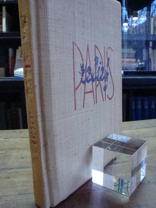 Mythologie Légendes des Dieux et des Héros Grecs et Latins . Edition d'Histoire et d'Art - Libraire Plon . 1 volume petit in 4 - 210 pages . Illustrations hors texte en noir & blanc - Bon état .